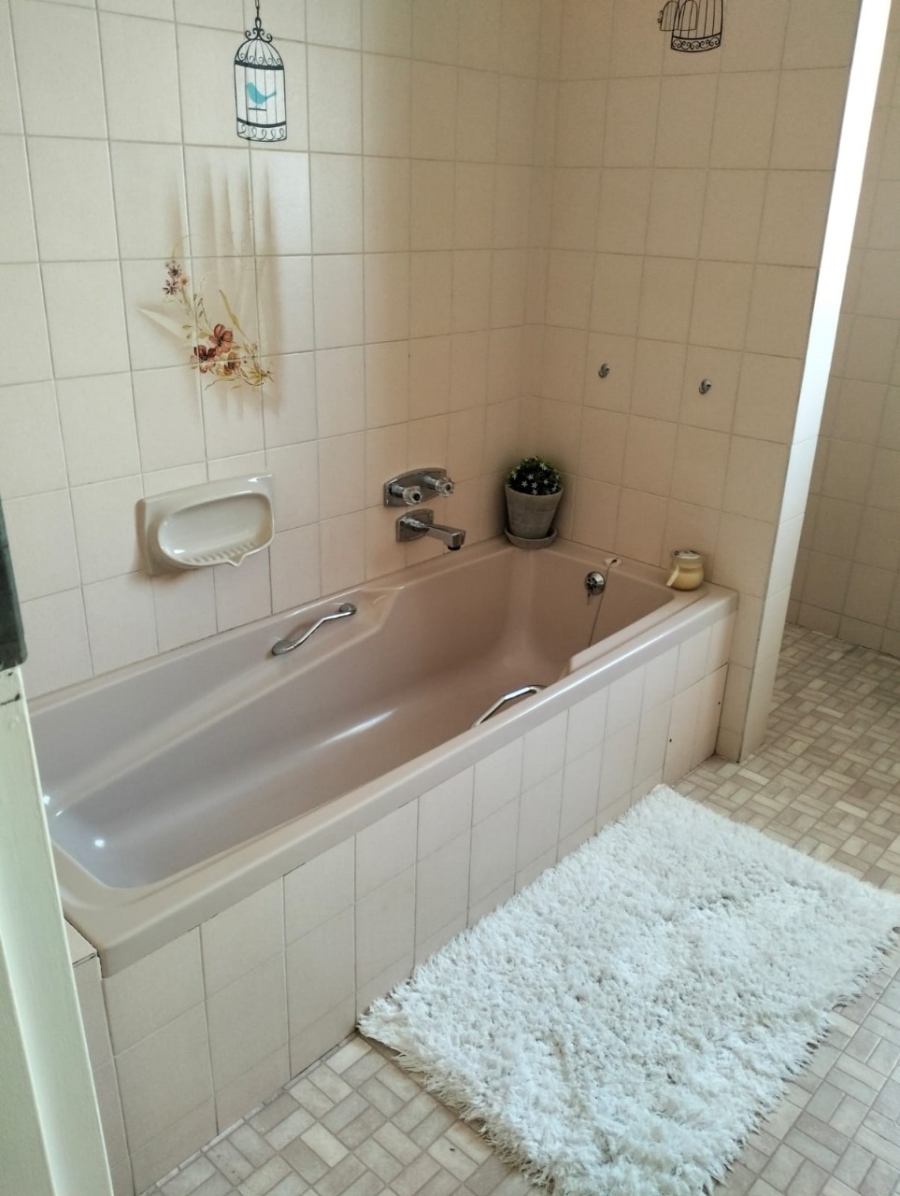 4 Bedroom Property for Sale in Hartenbos Central Western Cape